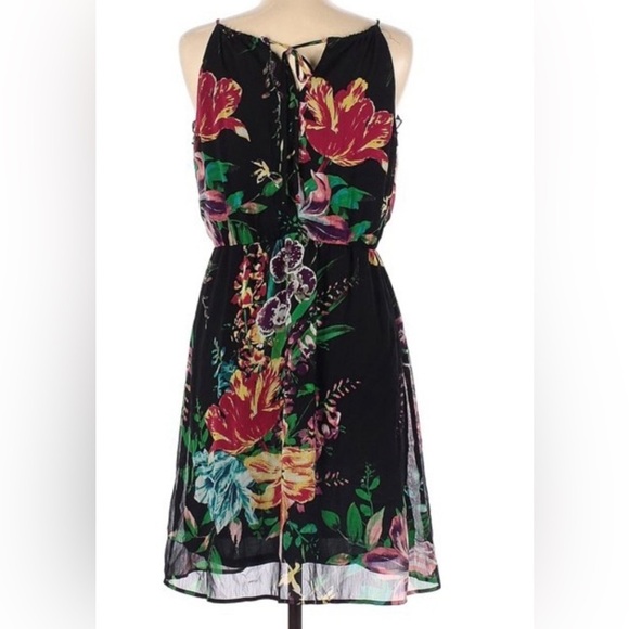 ⭐️ Old Navy floral sleeveless dress with ruffles and keyhole in front- Small - Picture 4 of 14